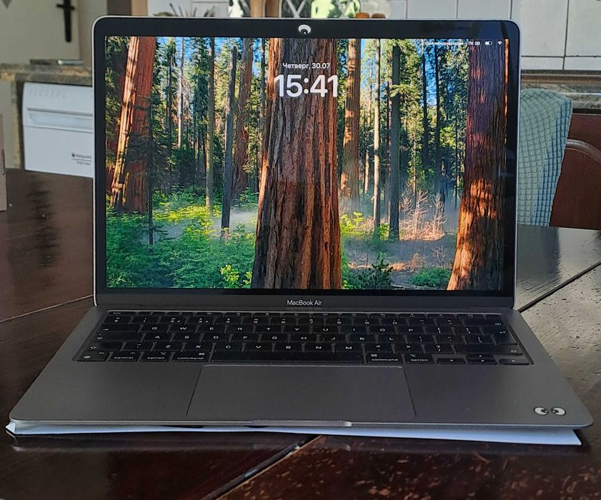 Macbook air m1 16gb RAM 256gb SSD