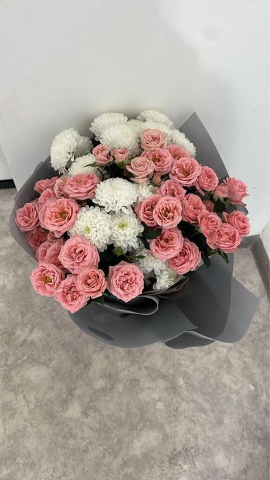 Букет сегодня дарили