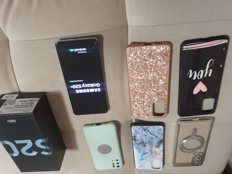 Продавам Samsung s20 plus