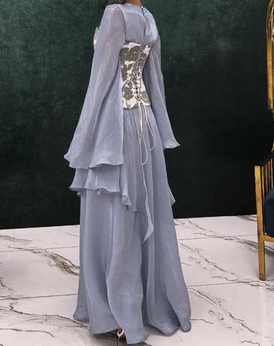 Шикарное вечернее платье