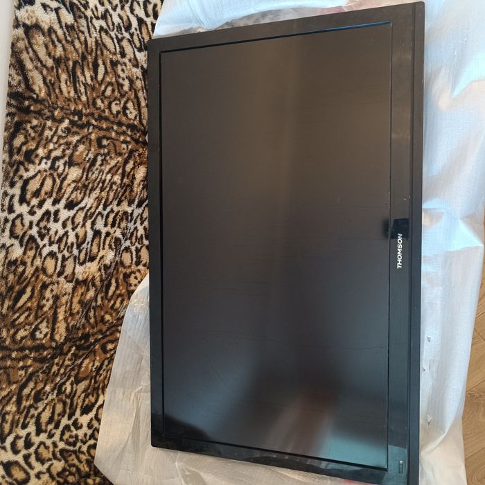 Телевизор Thomson LE40D3260