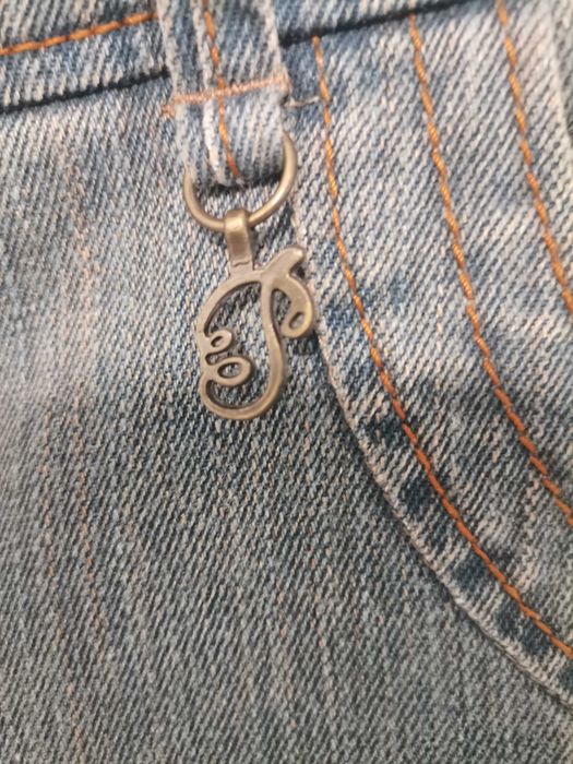 Дънки на русенската фирма Роси фешън