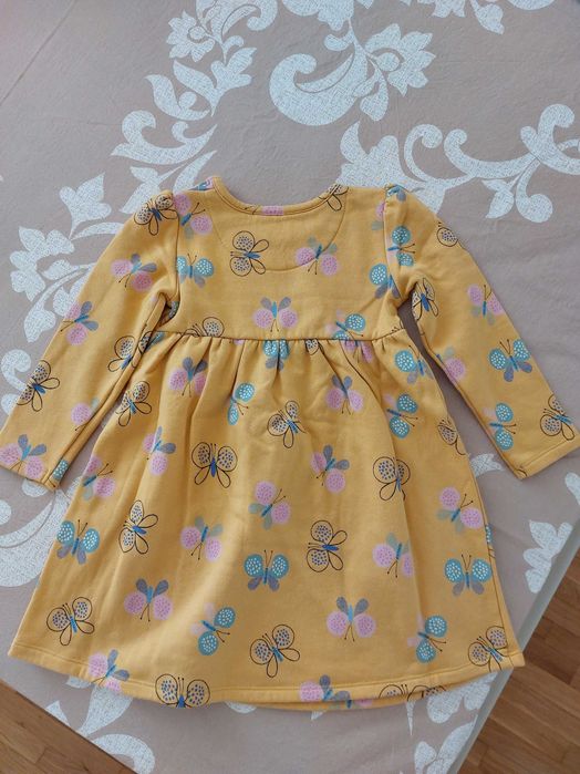 Продавам детски рокли