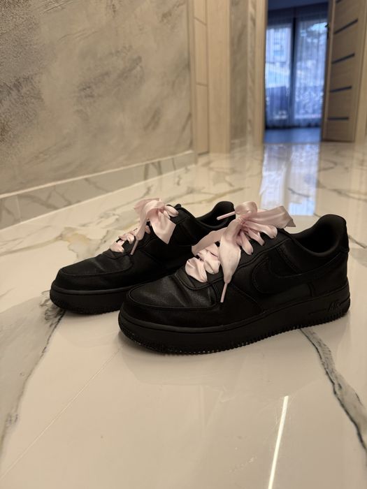 Продавам лимитира серия nike air force