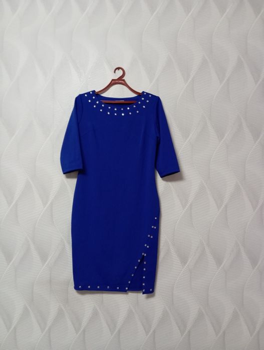 Срочно продам хорошие платья