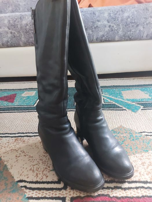 Продам сапоги  размер 38