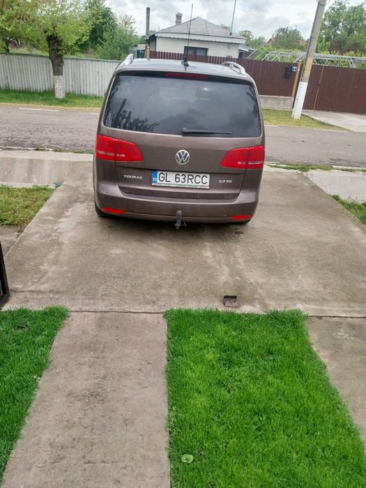 Vând Volkswagen Touran