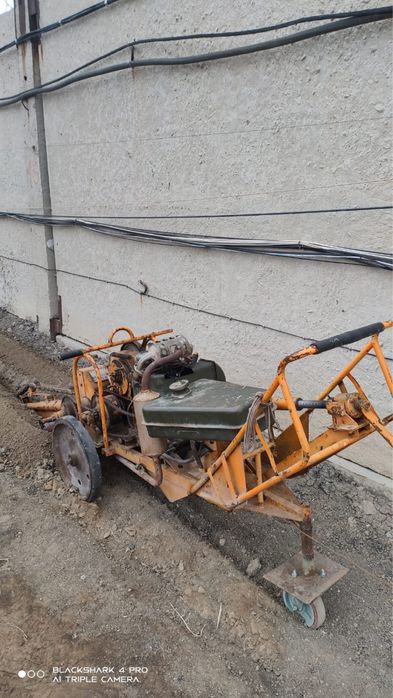 Продам траншея копатель