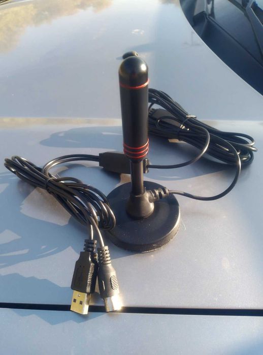 Вътрешна антена с усилвател за цифрова ефирна телевизионна DVB-T HDTV