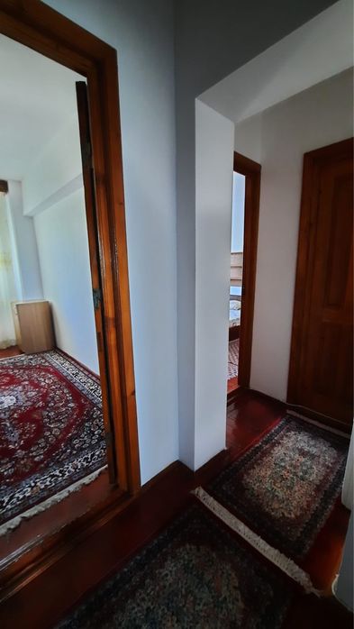 De inchiriat apartament 3 camere