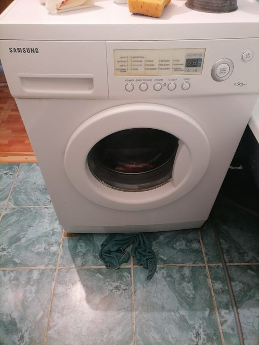 Продаю стиральную машину