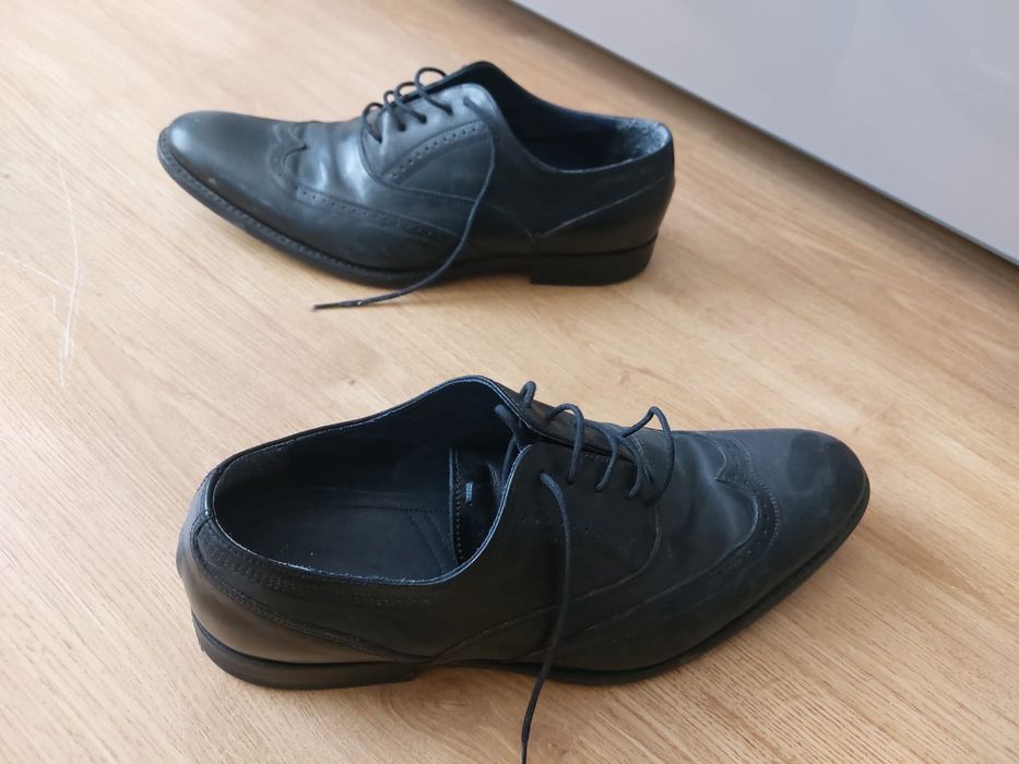 Pantofi negri de bărbați