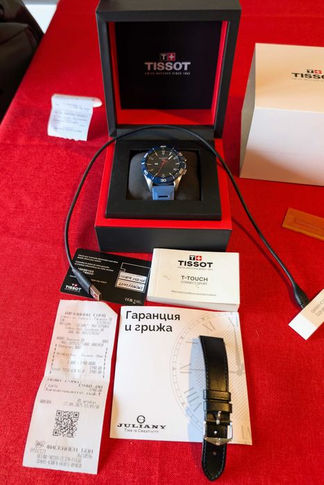 Хибриден смарт часовник Tissot T-Touch Connect Sport в гаранция