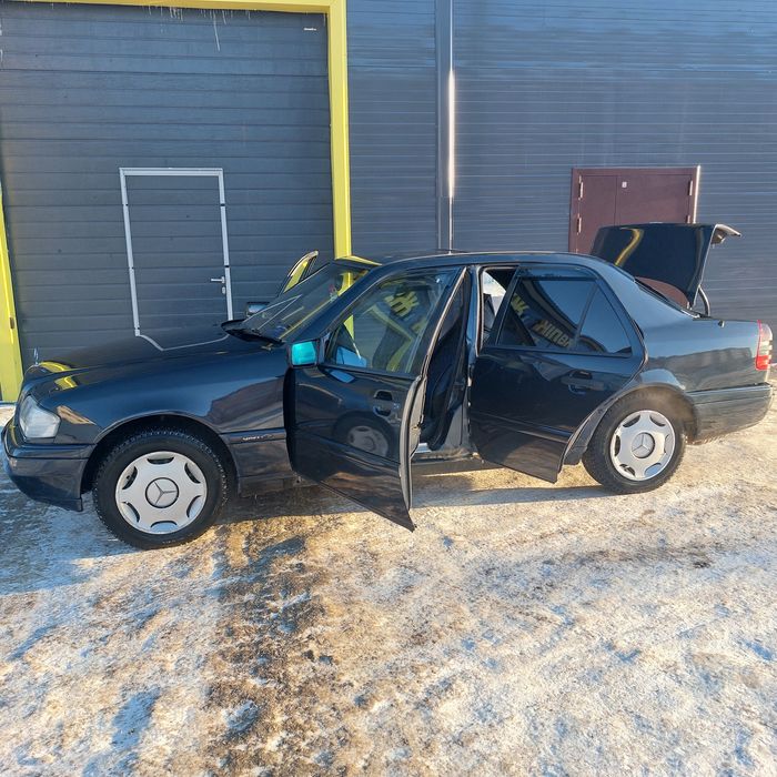 Продам  W202  в хорошем состояний