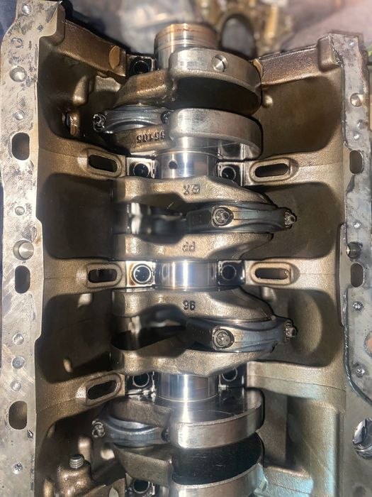 Глава за Мерцедес 651