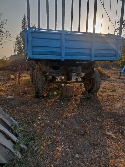 T 28 traktor sotiladi