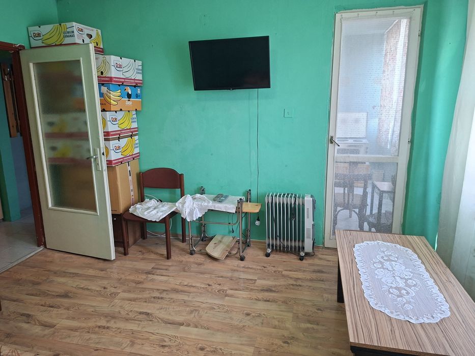 Продавам двустаен до АБС в Изтока