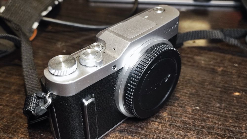 Panasonic Lumix GX 880 body/ accesorii