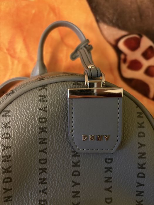 rucsac mic de piele  DKNY