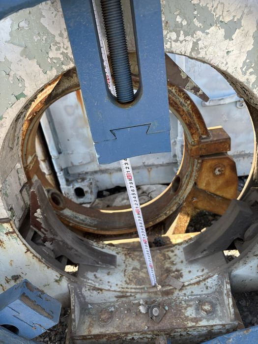 Продам люнеты на токарные станки