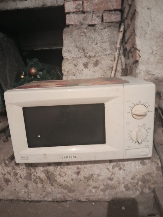 Продам микровалновую печь марки Самсунг