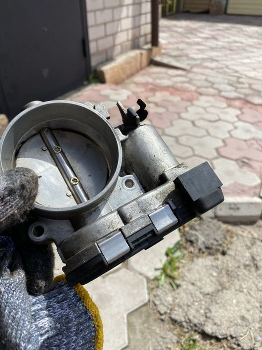 Дроссельная заслонка