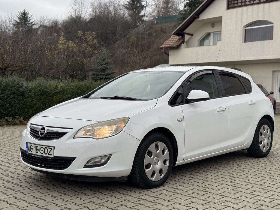 Opel Astra J 1,6 Benzina si GPL 2012 AC Inchidere centralizata