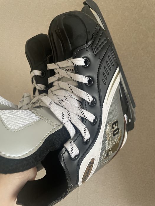 Коньки новые детские