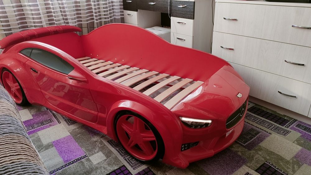 Продам кровать машинку