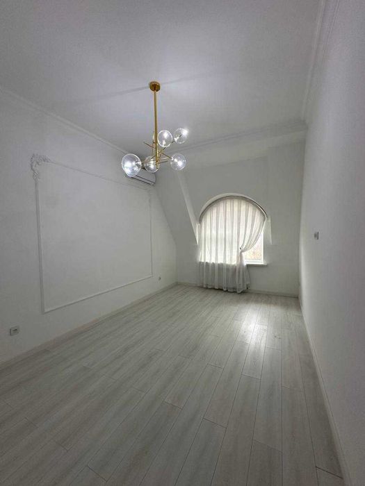 Продается квартира в новостройке в центре Ташкента.