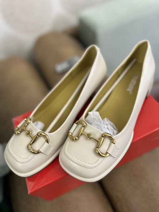 Туфли женский продаетсЯ