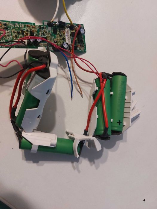 Aspirator AEG HX6 Convenience 18v, pe piese, placa defecta