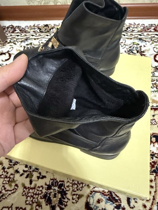 Женские демисезонные ботинки