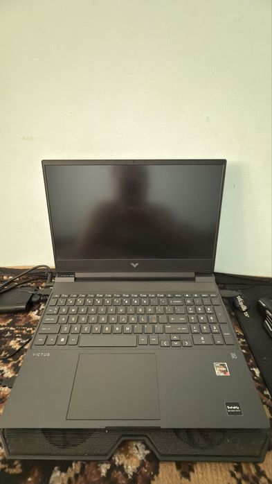 Igravoy Noutbuk Hp victus 15 qora rangda