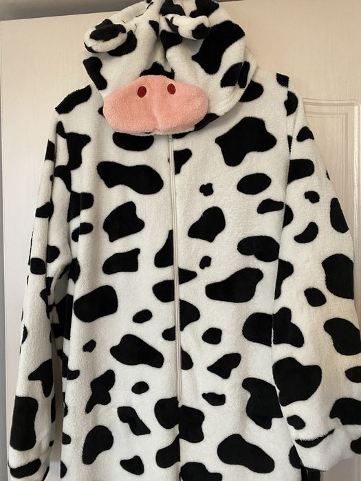Salopeta vacuta pijama pufosa costum halloween