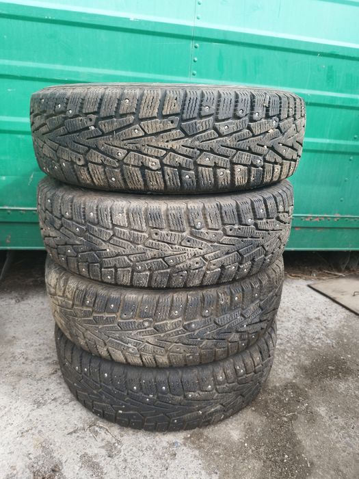 Продам комплект зимней резины