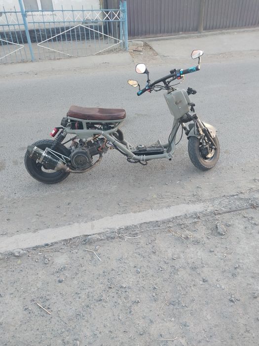 Мопед скутер продам +подарок