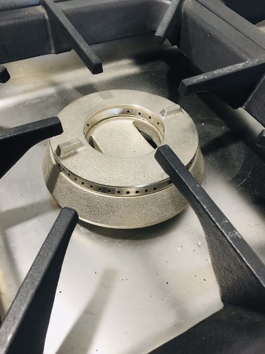 Готварска Печка на газ с фурна и 6 котлона