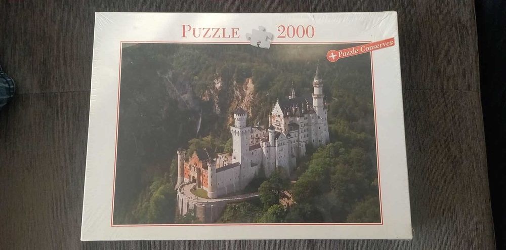 Продавам 2 броя неразпечатани пъзели от 2000 и 1000 части.