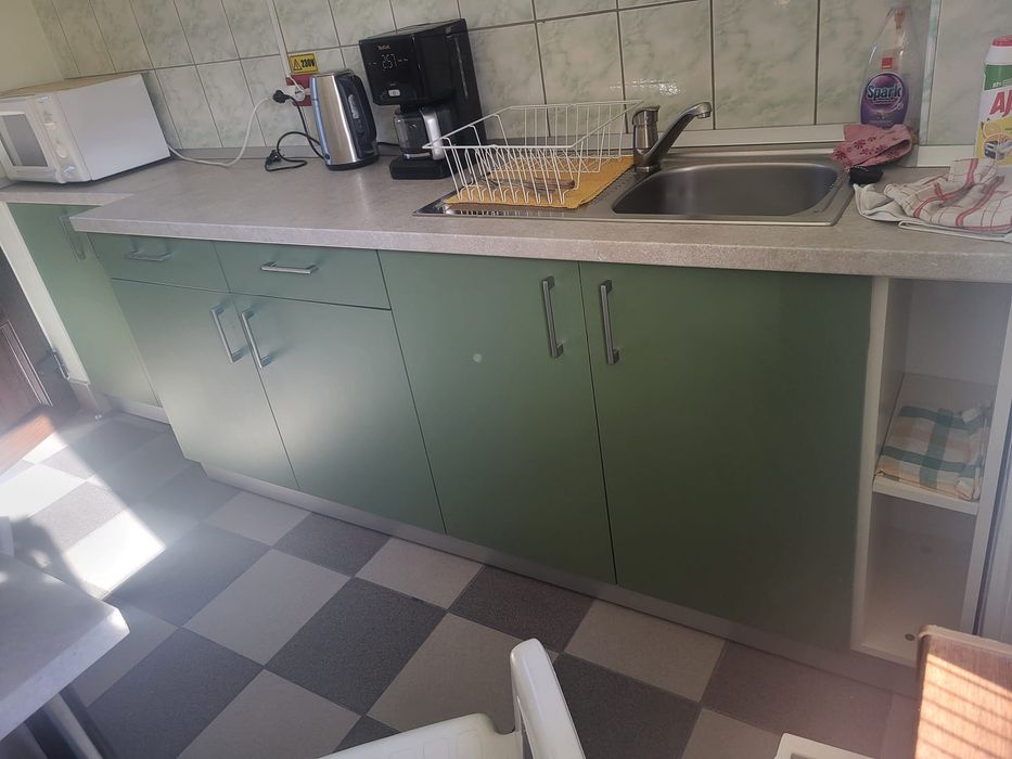 Mobilier bucatarie - model modern + masa