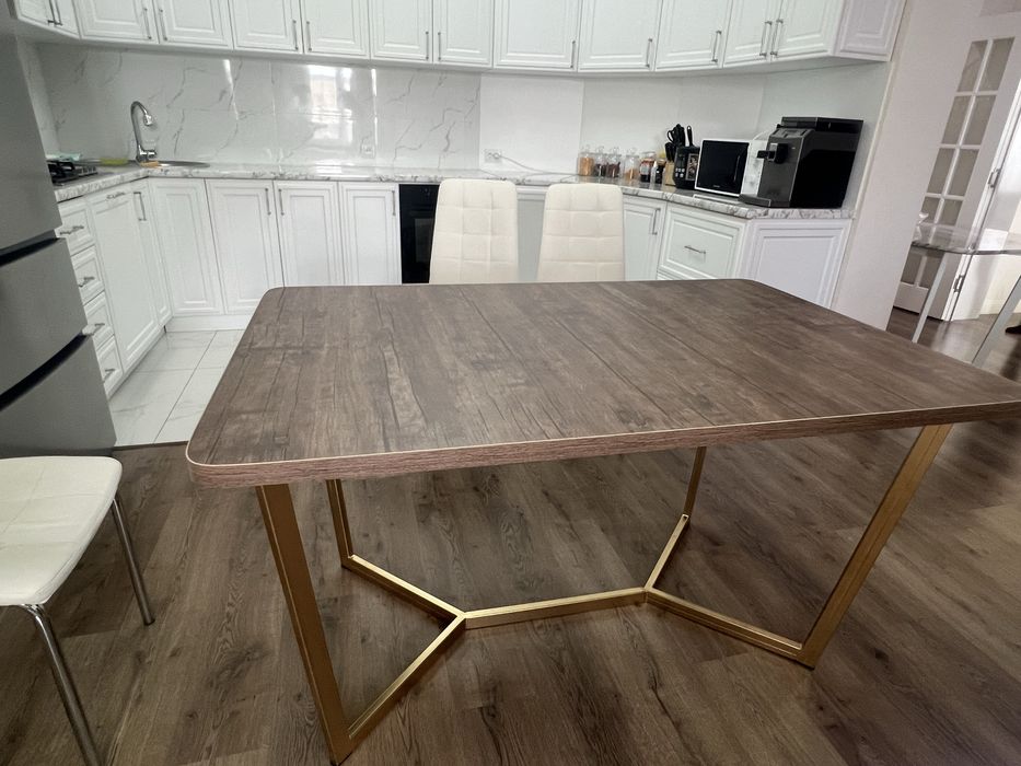 Кухонные, офисные столы.