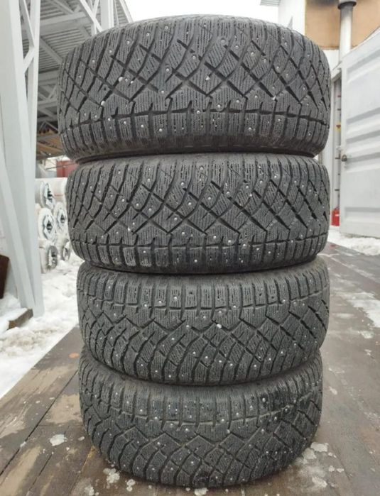 255/55/19 Nitto Therma Spike