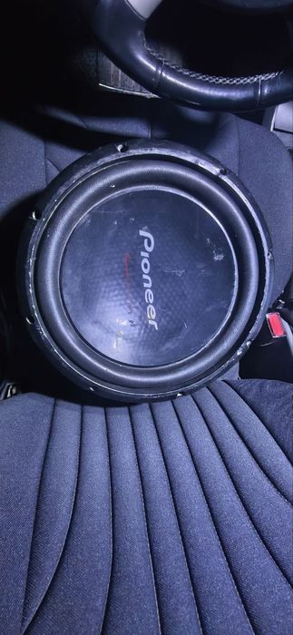 Продаётся Pioneer сабвуфер