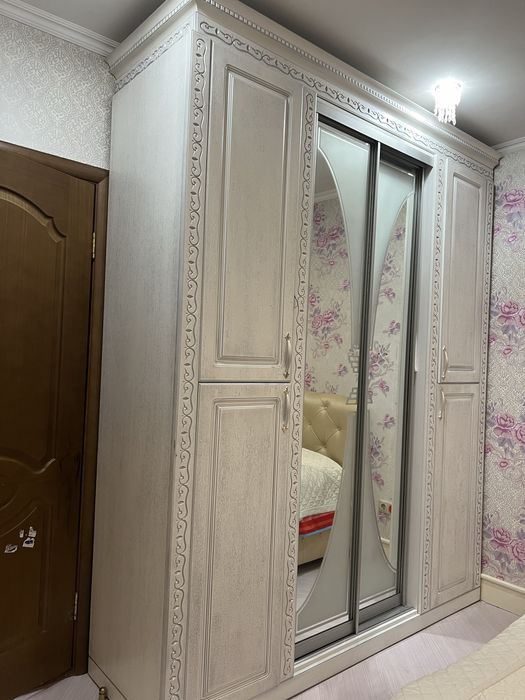 Продам шкаф - купе + комод