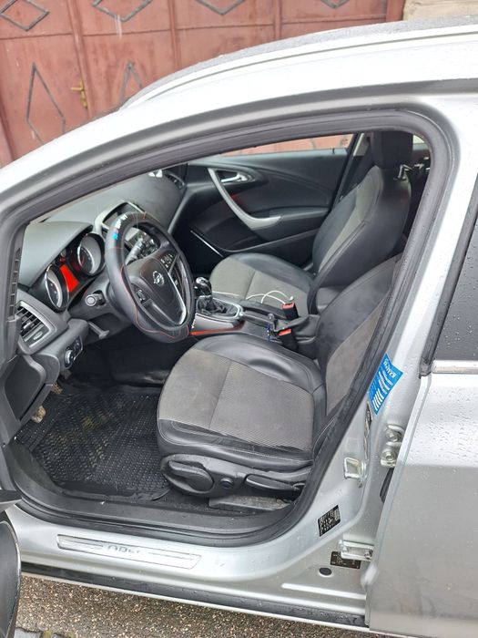 Opel Astra J Sport Tourer