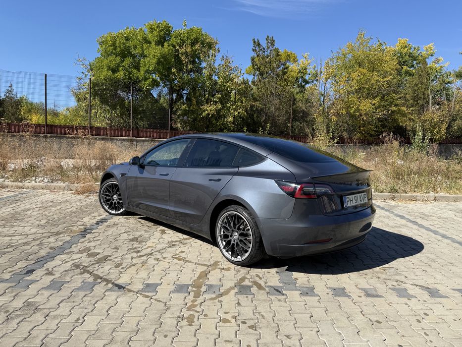Tesla Model 3 Long Range