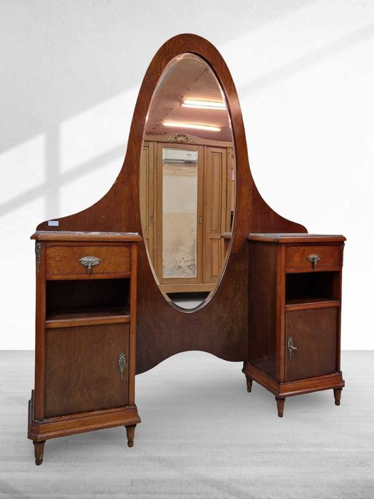 Тоалетка с овално огледало и мрамор - френски Арт Деко шик