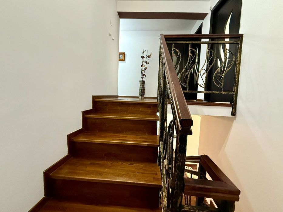 Casa de vanzare, Botosani, zona industriala, toate utilitatile, beci