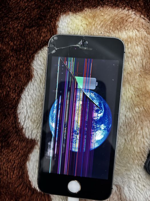 Продам Айфон 5s серый