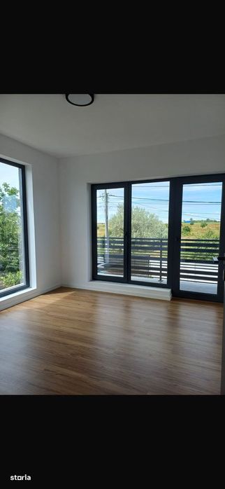Vila cu 4 camere, Navodari